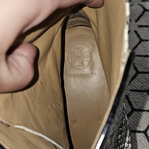 TORY BURCH "KIRA" SNAKESKIN PRINT LEATHER BOOTIES, SZ 10 - Picture 11 of 14